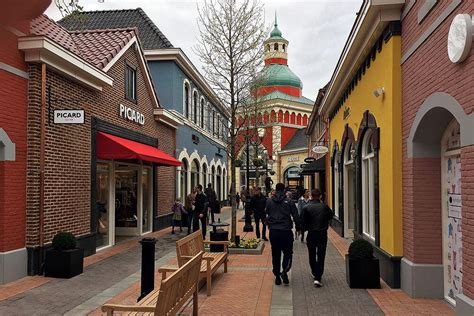 roermond designer outlet news.